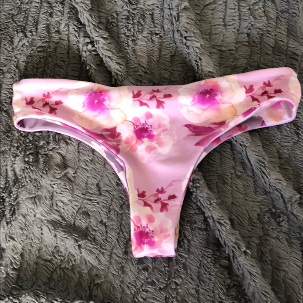 Reversible Bikini Bottom - Picture 2 of 2